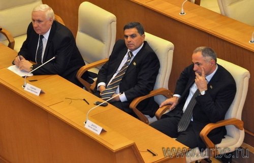 Несколько членов абхазского парламента (всего 35 человек) встретились со своими коллегами в Свердловской области