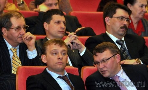 Юный министр финансов Свердловской области Константин Колтонюк (на фото слева) не успел нажить никакого имущества