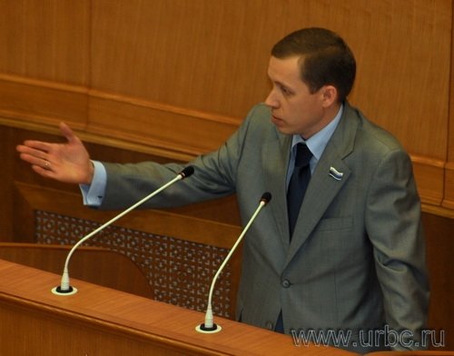 Депутат от фракции ЛДПР Юрий Баланов собирал подписи коллег-оппозиционеров под предложением направить отчёт Счётной палаты в прокуратуру