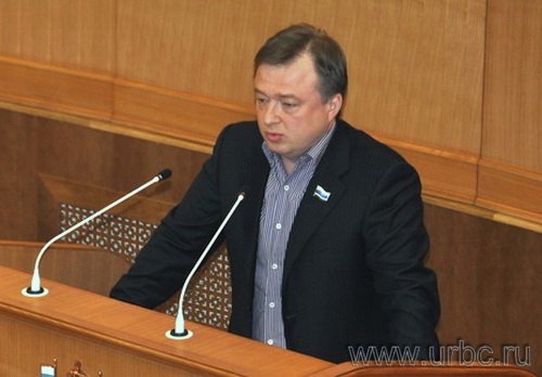 Депутат-единоросс Максим Иванов предложил Георгию Перскому (КПРФ) создать собственный благотворительный фонд