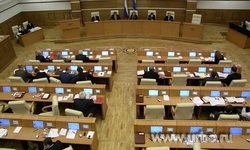 Свердловские депутаты хотят послушать отчет губернатора