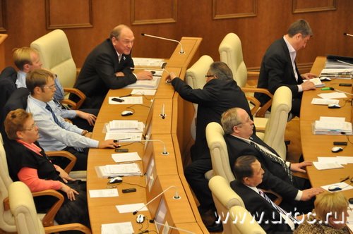 Депутаты из «Единой России» не утруждали себя голосованием против оппозиционных поправок в бюджет