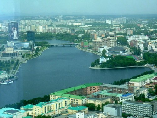 Центр Екатеринбурга с высоты птичьего полета уже выглядит вполне прилично