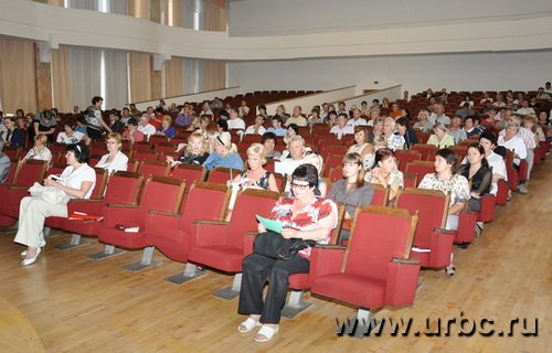На совещание в мэрию Екатеринбурга собрались представители большинства предприятий общественного питания и торговли