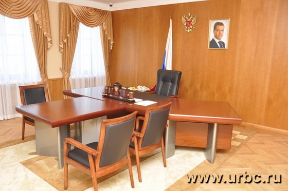 У Николая Винниченко в здании приемной президента есть персональный кабинет
