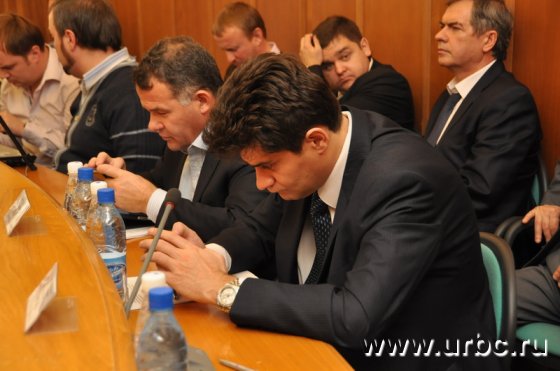 Вице-мэры Александр Высокинский и Владимир Тунгусов всё заседание были «на связи»