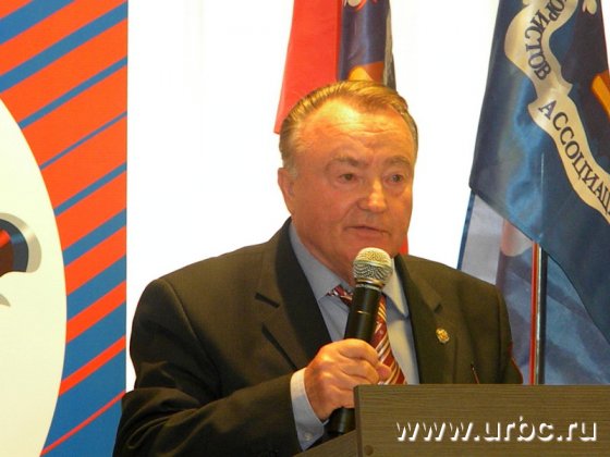 Президент УрГЮА Виктор Перевалов предлагает гражданам и чиновникам встречаться реже