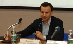 Аркадий Дворкович в Екатеринбурге: о голодающей Африке, вреде курения и G8