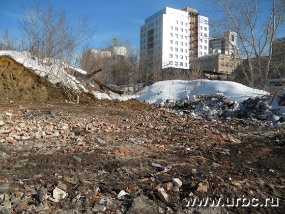 Буквально за одну ночь здание на Горького, 57, было снесено, а на его месте осталась лишь ровная площадка и немного кирпичей