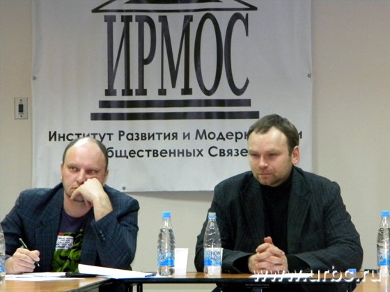 Федор Крашенинников (справа) и предприниматель Эдуард Журавлев уверены: любая деятельность общественников должна быть максимально прозрачной