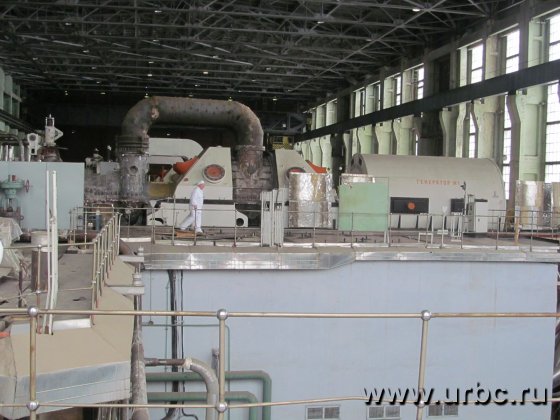 В машинном зале энергоблоков первой очереди Белоярской АЭС начался демонтаж турбогенератора