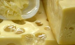 И целого года мало: санкции не помогут свердловским предприятиям наладить производство сыра