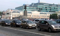 Бордюры вместо ГИБДД: автоинспекция дистанцировалась от проблем на дорогах в Екатеринбурге