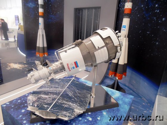 Стенд с макетом космических аппаратов «Прогресс»