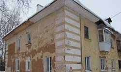 Свердловские подрядчики не успели реконструировать половину домов из программы 2015 года