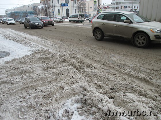 Екатеринбург: Снежный и грязный
