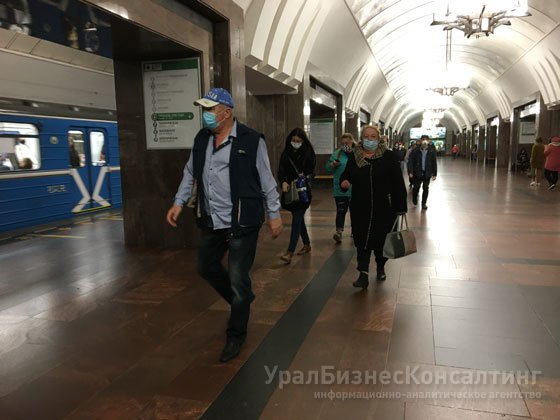 В метрополитене Екатеринбурга прошел рейд по соблюдению гражданами масочного режима