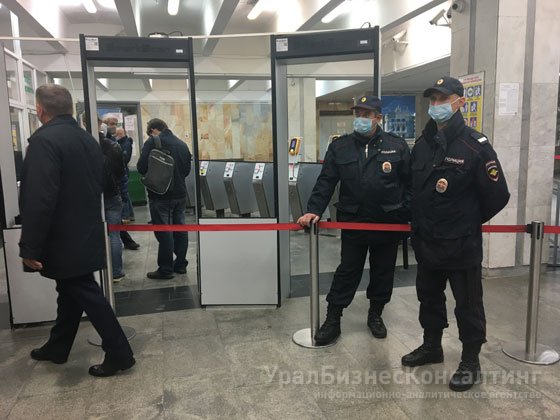 В метрополитене Екатеринбурга прошел рейд по соблюдению гражданами масочного режима