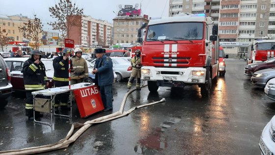 В Екатеринбурге горит общежитие Горного университета