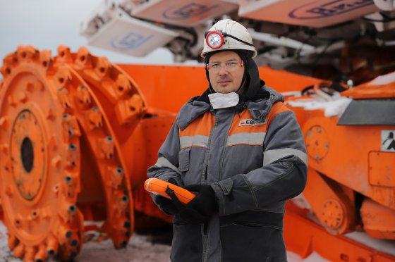 На шахте «Усковская» Распадской угольной компании осваивают новый мехкомплекс для отработки пластов мощностью до четырех метров