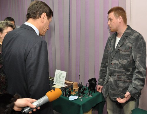 Вице-премьер Александр Жуков общается с представителями предприятий малого бизнеса Асбеста