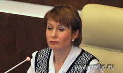 Елена Чечунова уже освоилась в кресле спикера свердловской Областной Думы