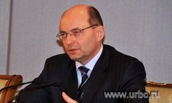 Губернатор Свердловской области Александр Мишарин провел беспрецедентно долгую пресс-конференцию