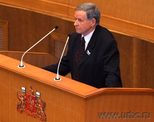 Владимиру Краснолобову пришлось участвовать во внутрипартийных дискуссиях прямо на заседании Облдумы