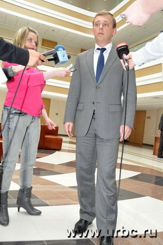 Вячеслав Лашманкин всеми силами пытался оградить Константина Колтонюка от журналистов
