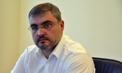 Председатель Совета директоров этого кредитного учреждения Руслан Гусаев.