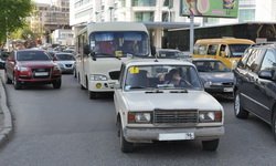 Пробки на дорогах: Екатеринбург спасут трамваи и компактность