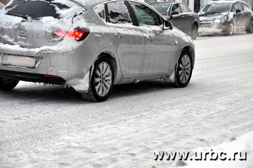 Екатеринбург встречает зиму авариями