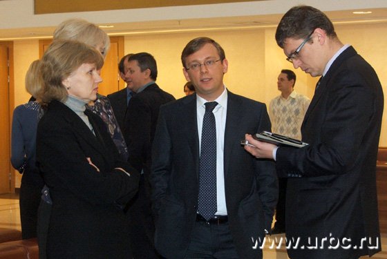 Константин Колтонюк терпеливо ждал, пока депутаты выберут спикера