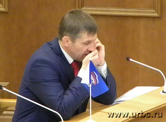 Евгений Артюх, как и большинство депутатов, занимался своими делами