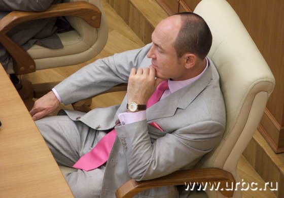Утверждение нового губернатора для депутатов всегда праздник: Валерий Савельев решил отличиться галстуком