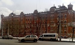 Надежда умирает последней: старинное здание в центре Екатеринбурга уже много лет ждет своего часа