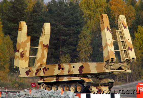 Танковый мостоукладчик мту-72