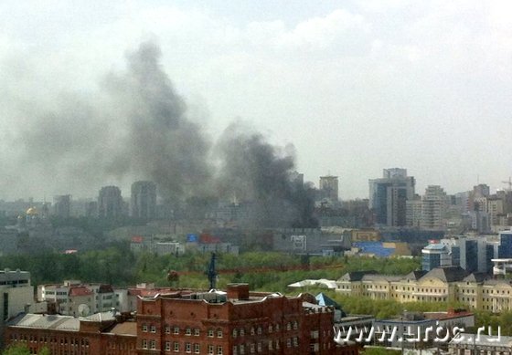 В центре Екатеринбурга горит офисное здание