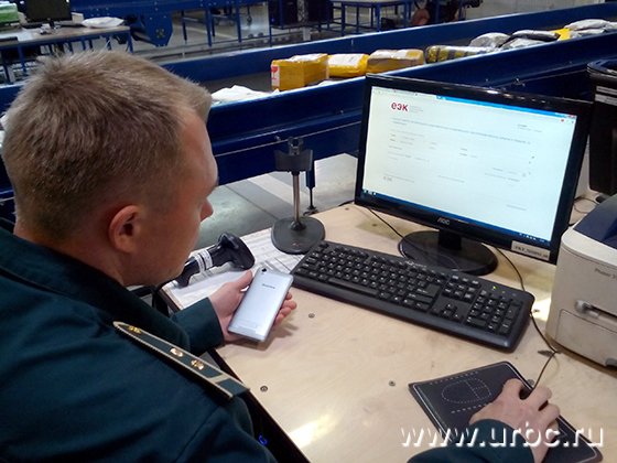 С начала мая около 900 заказанных через интернет смартфонов не прошли таможенный контроль в Кольцово