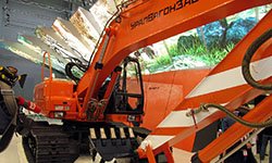 НПК «Уралвагонзавод» представила новую дорожно-строительную технику