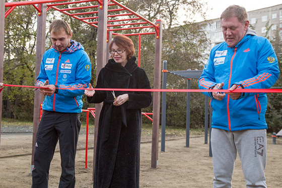 В Екатеринбурге при поддержке благотворительного фонда «Общества «Малышева73» открылись две спортплощадки