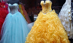 Темное пятно на платье «Миссис Екатеринбург». Фотография с сайта pixabay.com