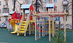 В Екатеринбурге обустраивают 39 дворовых территорий