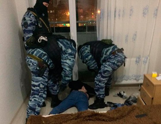 В Екатеринбурге сотрудники полиции пресекли сбыт партии поддельных 5-тысячных купюр