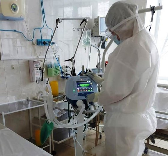 ЕВРАЗ закупил для больниц Нижнего Тагила и Качканара аппараты ИВЛ на сумму около 8 млн рублей