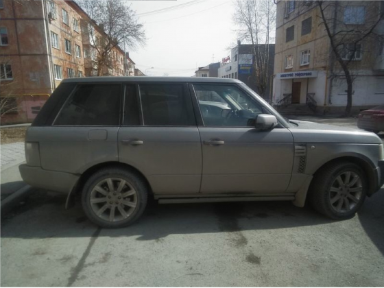 Житель Первоуральска погасил задолженность по налогам только после ареста своего автомобиля Land Rover