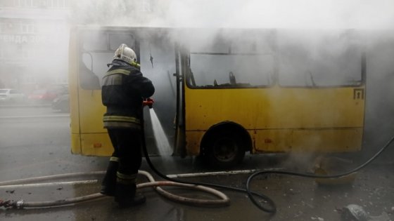 В Екатеринбурге на рейсе сгорел маршрутный автобус