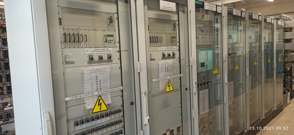 Специалисты компании «Россети ФСК ЕЭС» модернизировали комплексы релейной защиты и автоматики в ХМАО