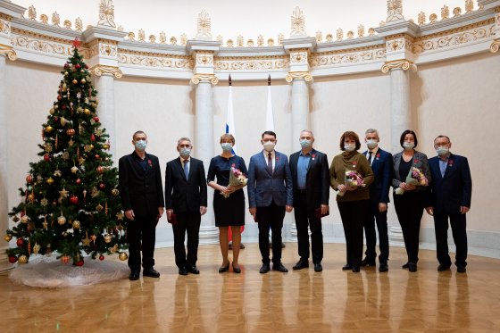 Десять сотрудников ПТНЗ получили государственные награды за вклад в развитие металлургии