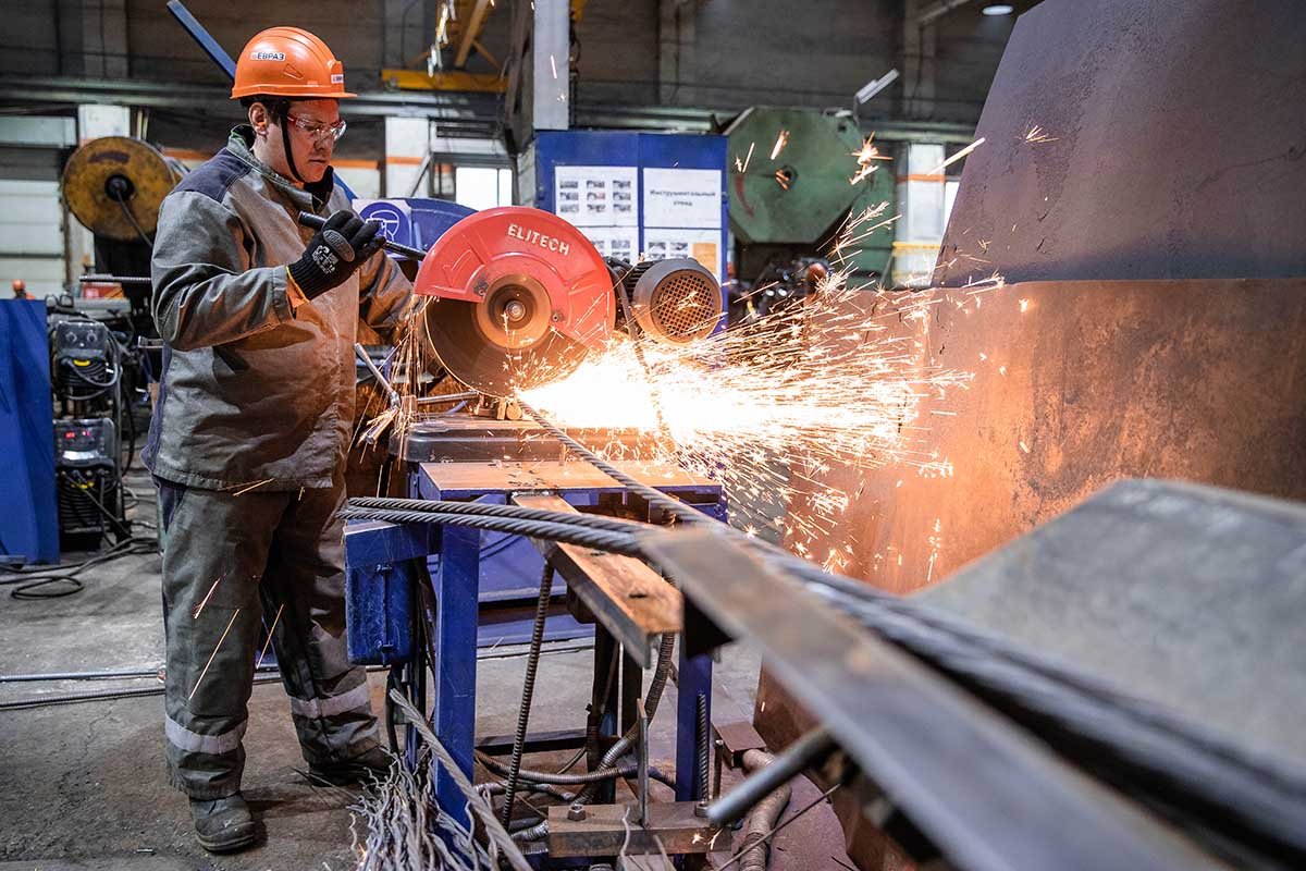 Осинниковский ремонтно-механический завод РУК принял участие в нацпроекте «Производительность труда»